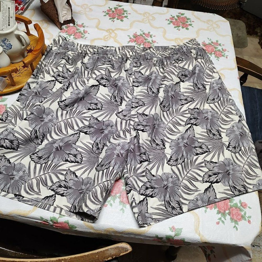 New Hawaiian Authentics Gray Flowered Men's Swim Shorts Size 2XL